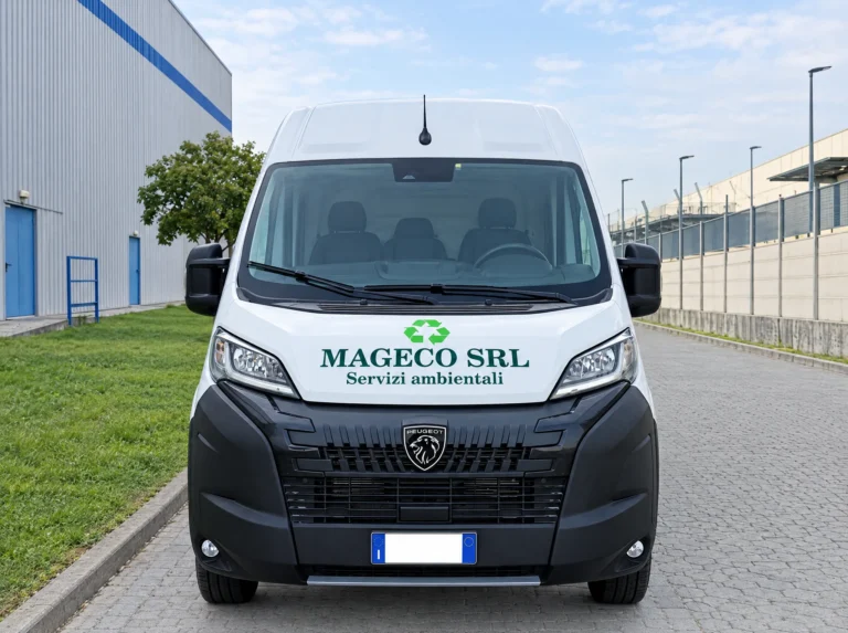 Furgone MAGECO Srl, vista frontale